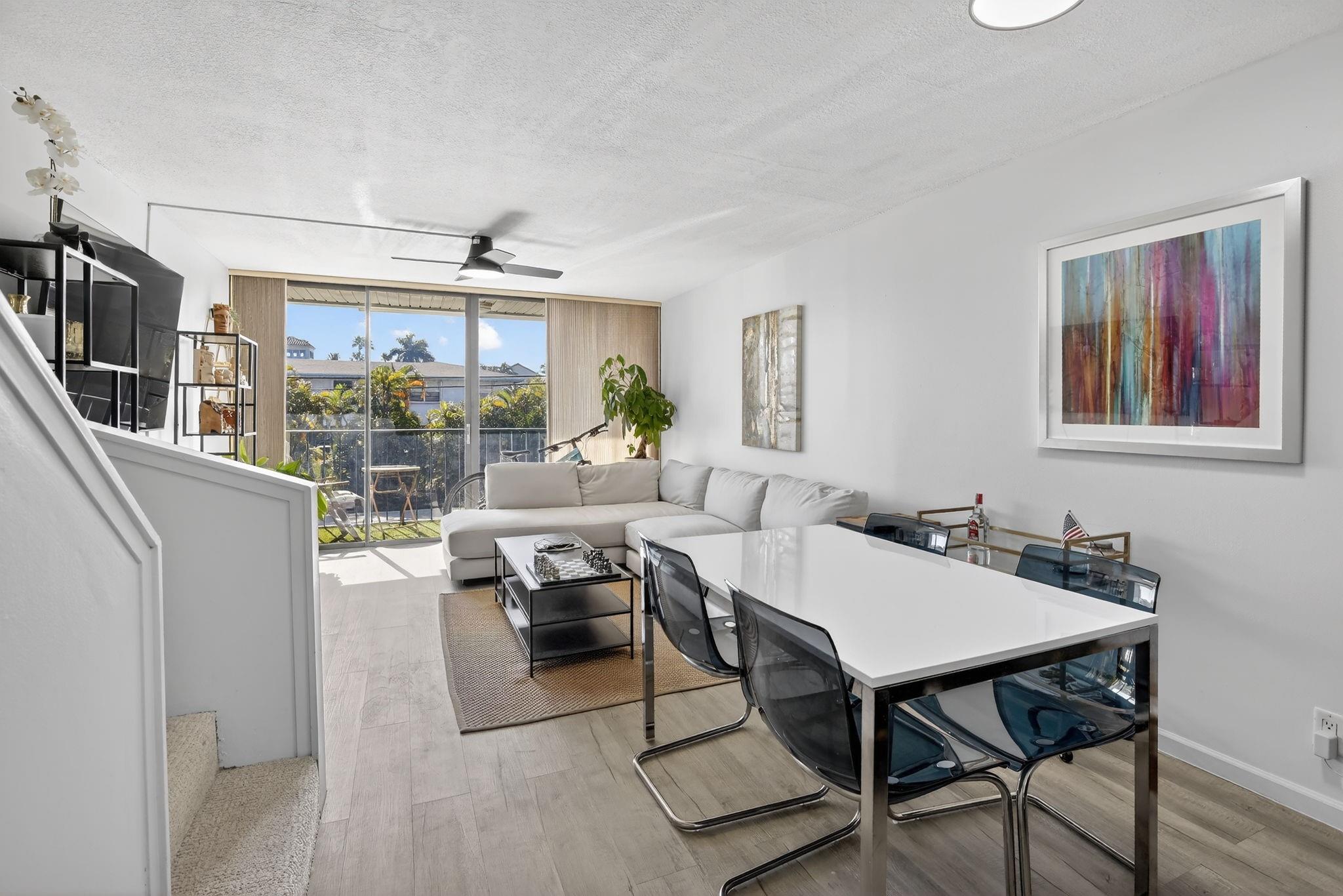 View photos, virtual tours, details... 1531 SE 15th St 7