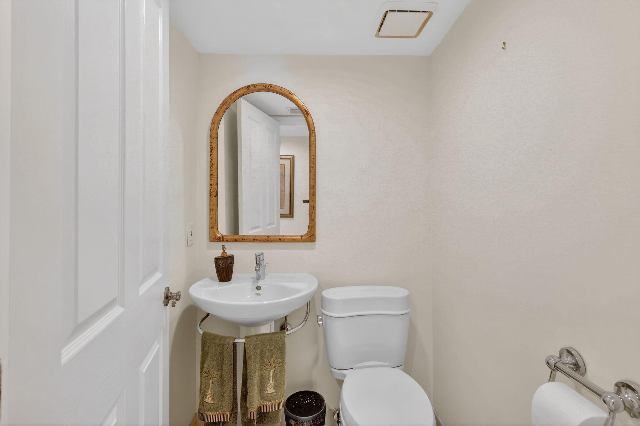 VISIONS CONDOMINIUM - Residential