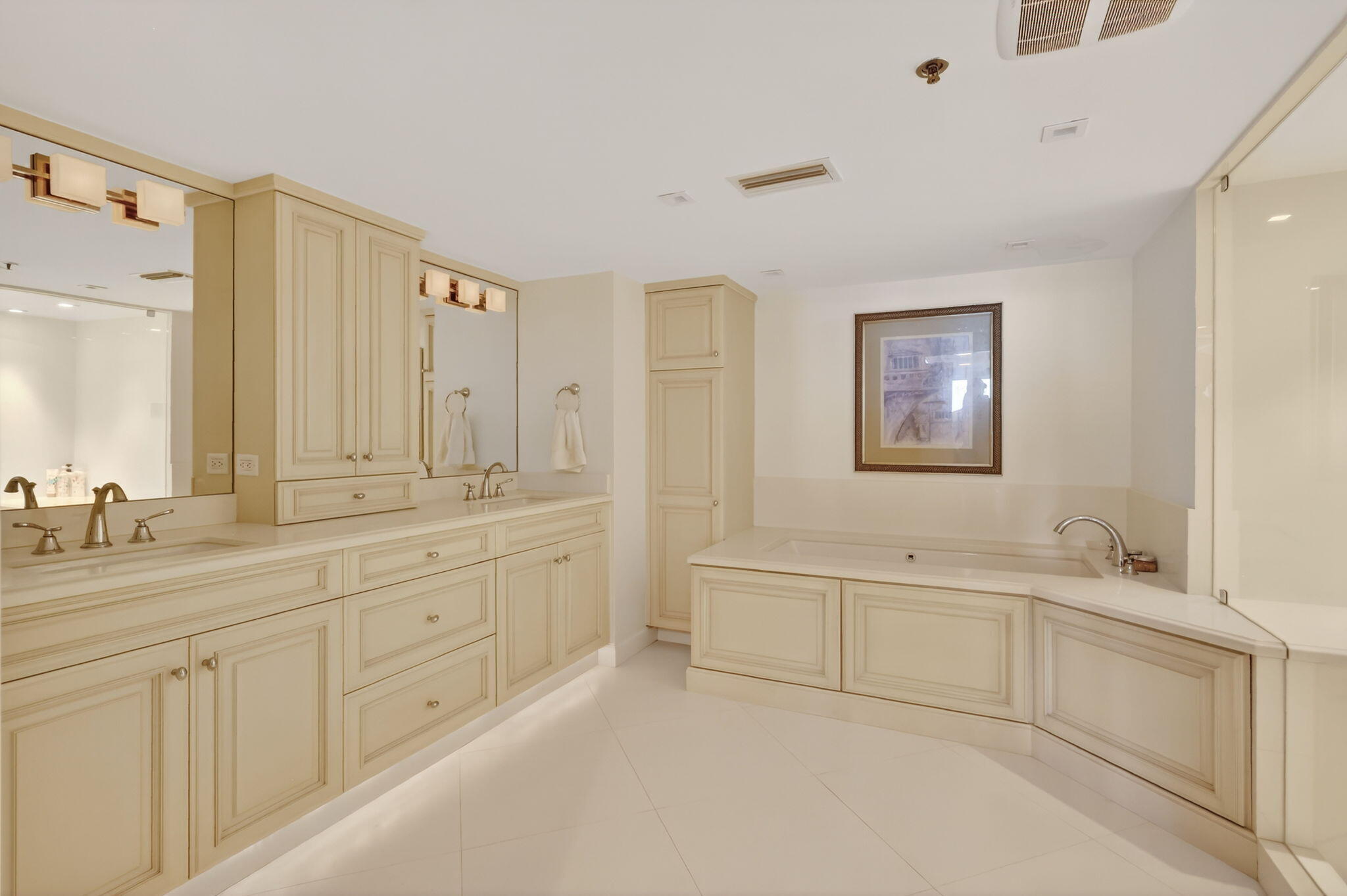 VISIONS CONDOMINIUM - Residential