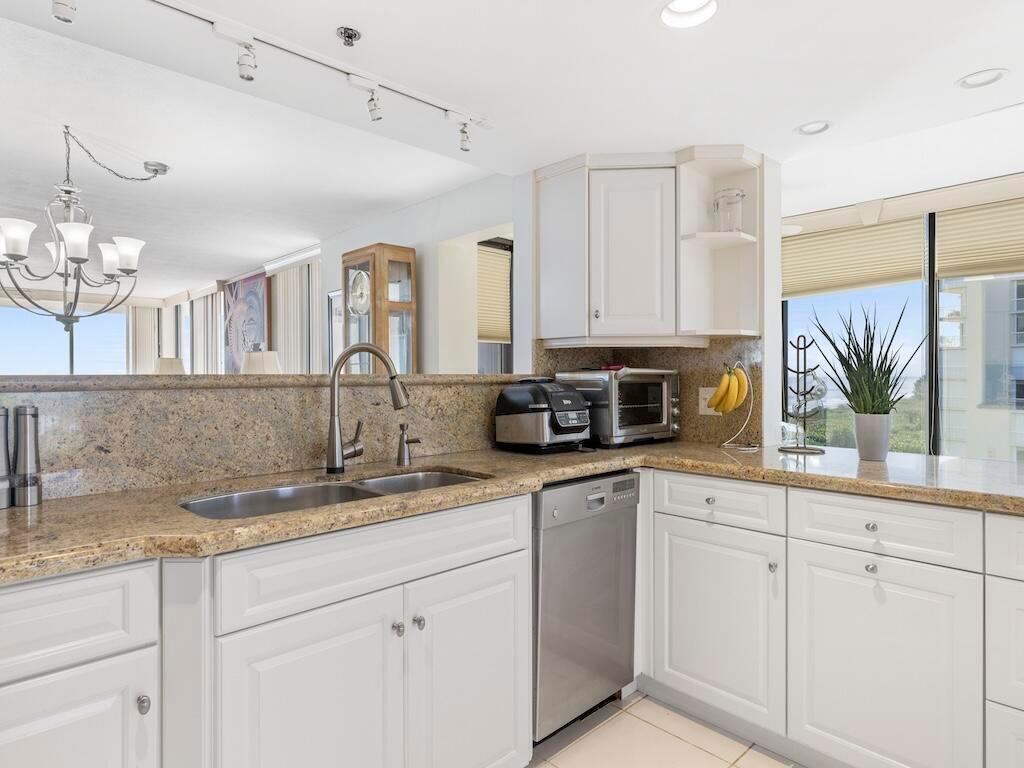 VISIONS CONDOMINIUM - Residential