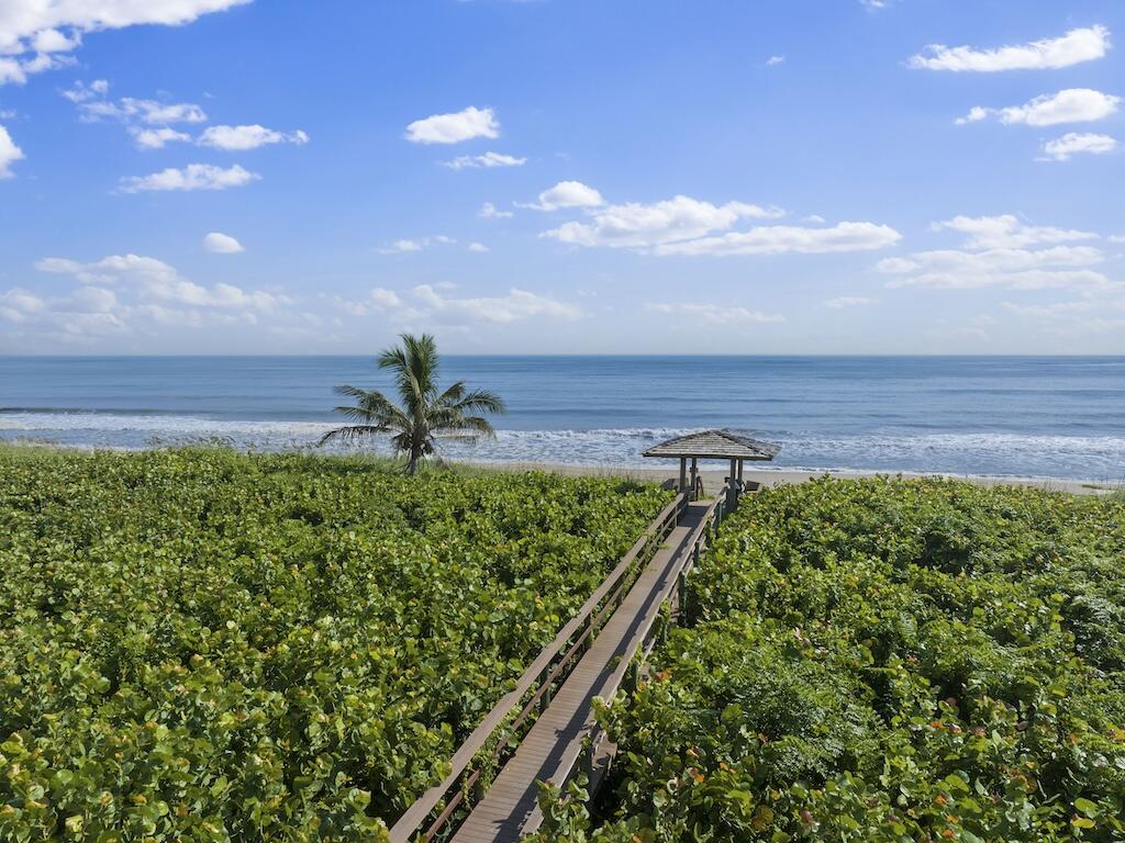 VISIONS CONDOMINIUM - Residential