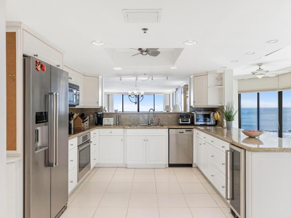 VISIONS CONDOMINIUM - Residential