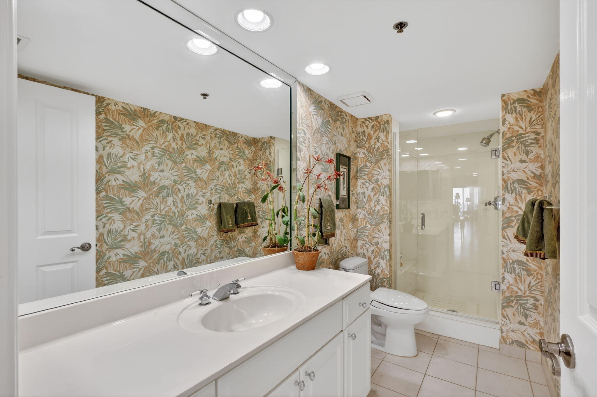 VISIONS CONDOMINIUM - Residential