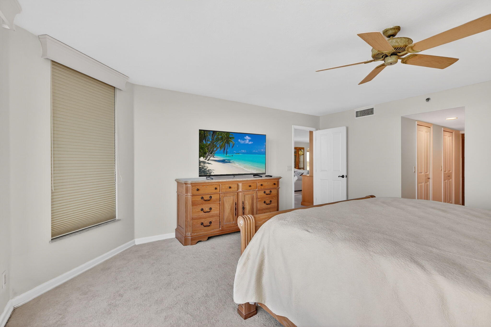 VISIONS CONDOMINIUM - Residential