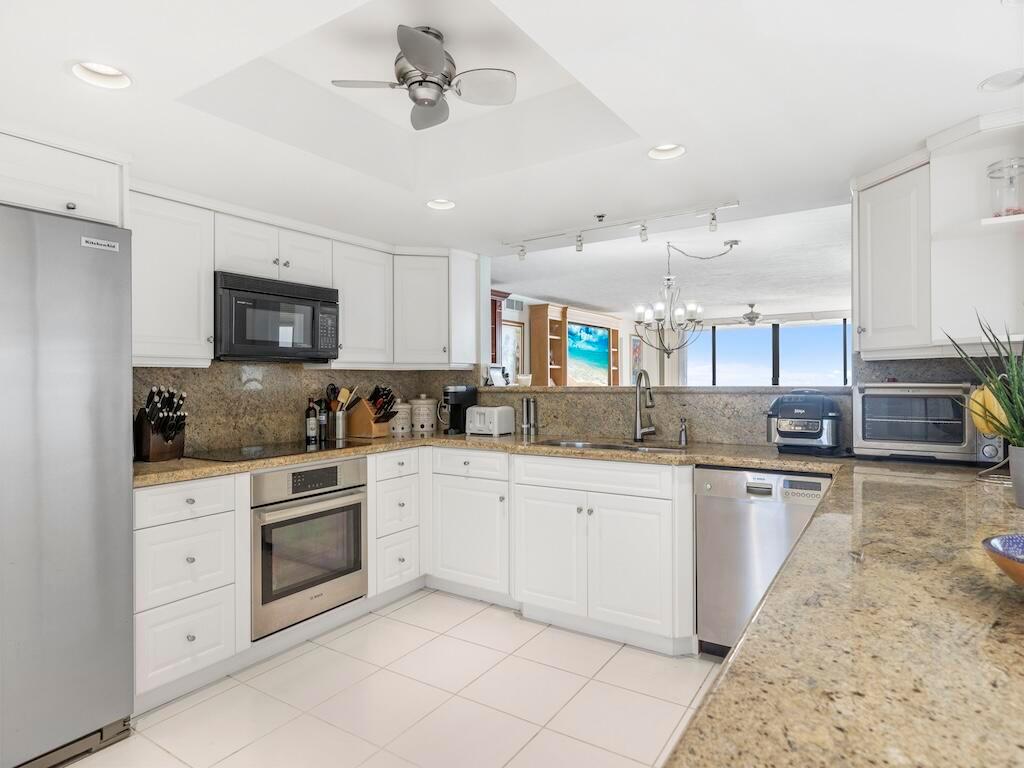 VISIONS CONDOMINIUM - Residential