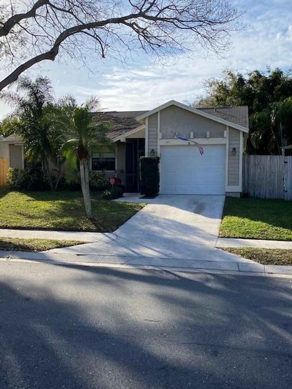 Photo of 165 Greentree Circle, Jupiter, FL 33458 (MLS # R10685092)