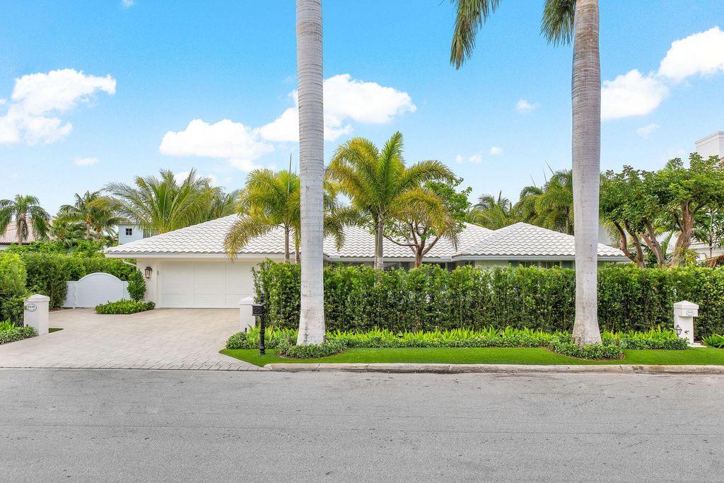 Photo of 369 S Maya Palm Drive, Boca Raton, FL 33432 (MLS # R11099211)