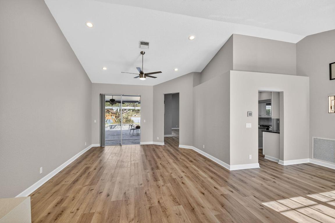 LEGEND LAKE ESTATES - Residential