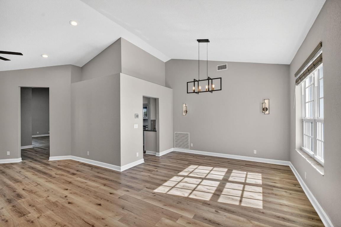 LEGEND LAKE ESTATES - Residential