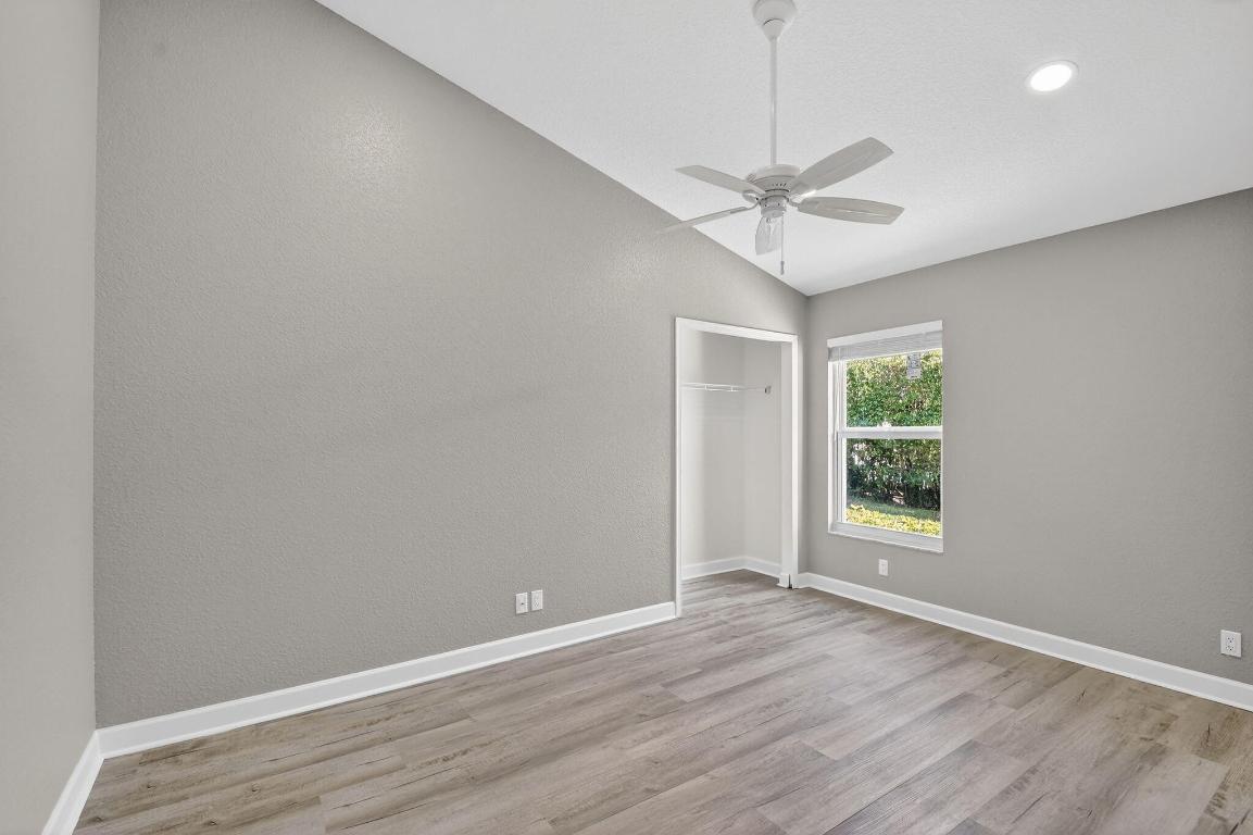 LEGEND LAKE ESTATES - Residential