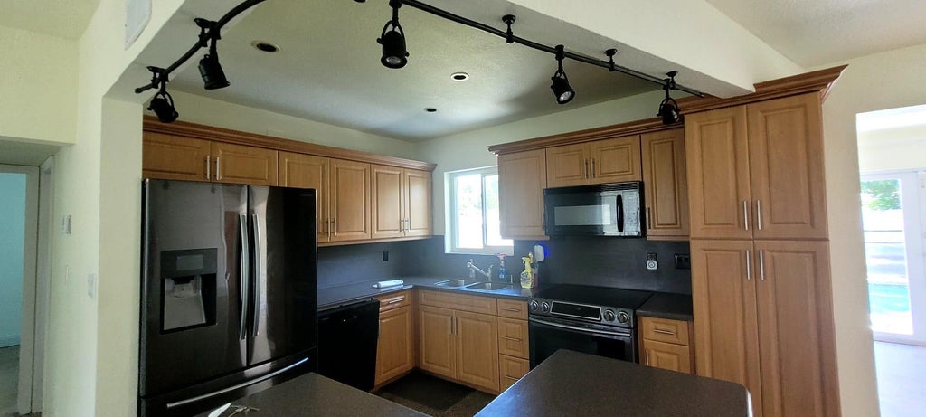 Photo of 4330 SW 10TH Street, Plantation, FL 33317 (MLS # B26063365)