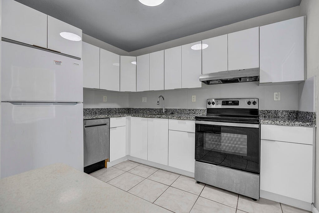 Photo of 340 NW 19th Street #3080, Boca Raton, FL 33432 (MLS # B26051467)