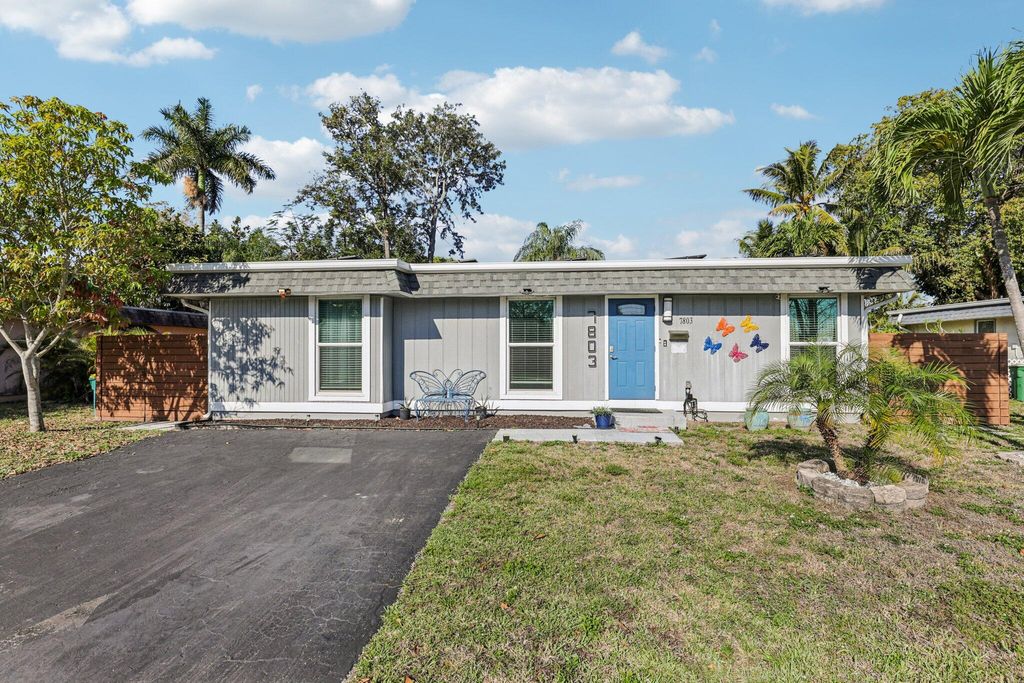 Photo of 7803 NW 69th Terrace, Tamarac, FL 33321 (MLS # B26006290)