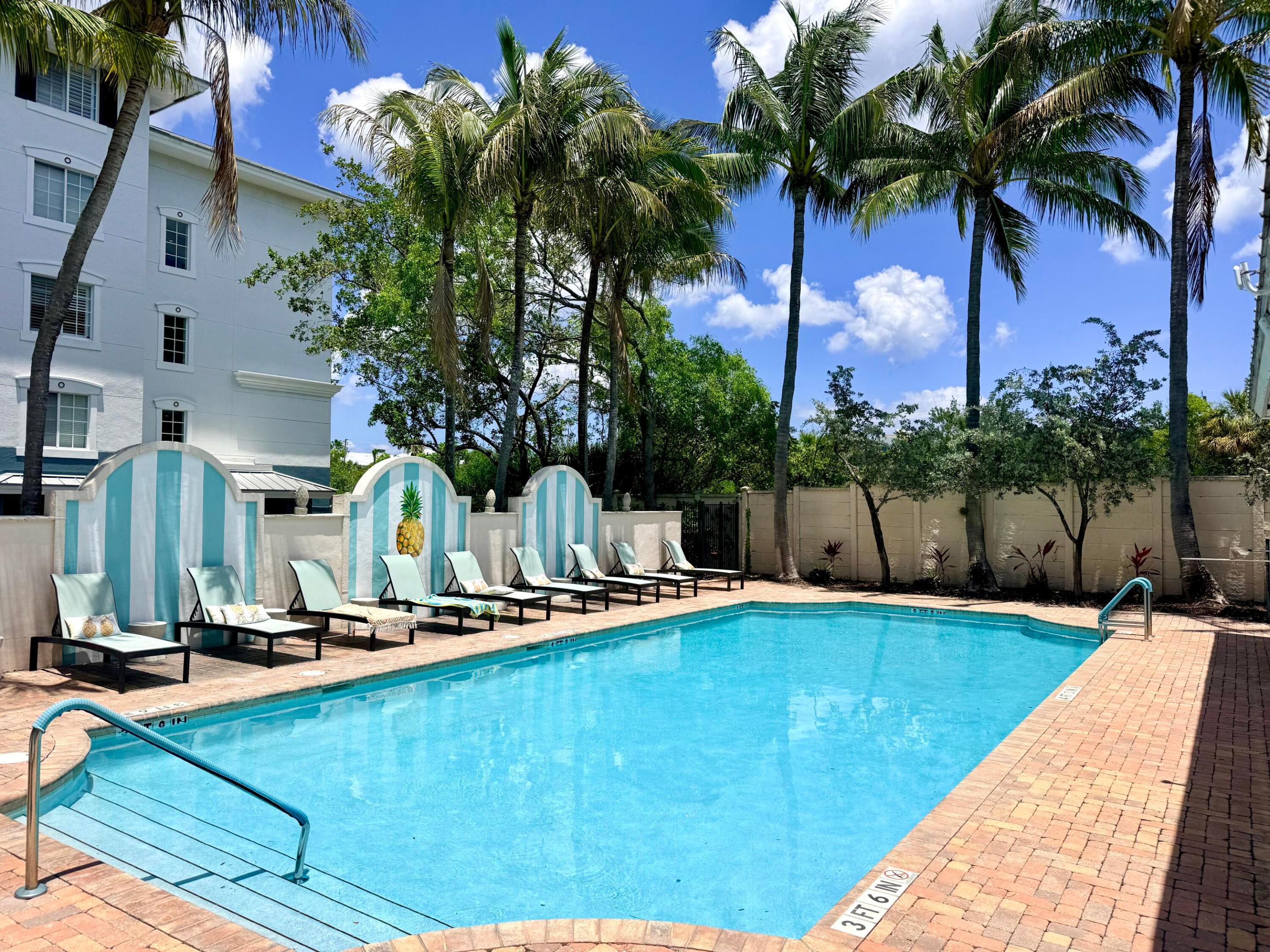 PINEAPPLE GROVE VILLAGE CONDO - Residential