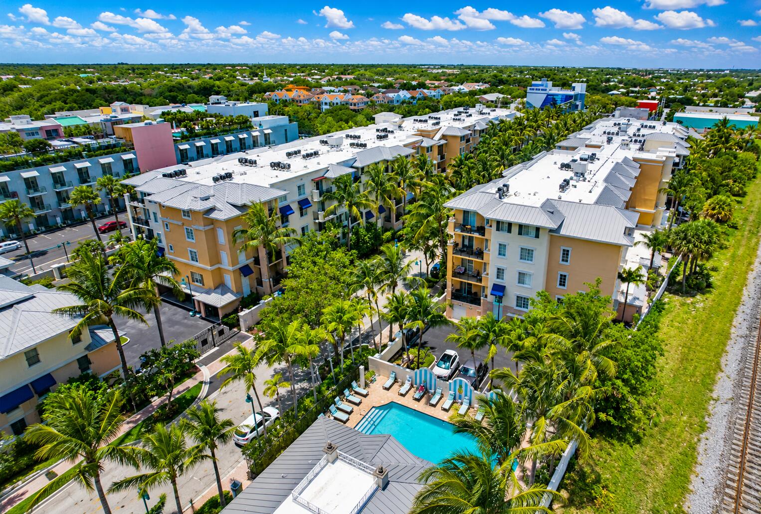 PINEAPPLE GROVE VILLAGE CONDO - Residential