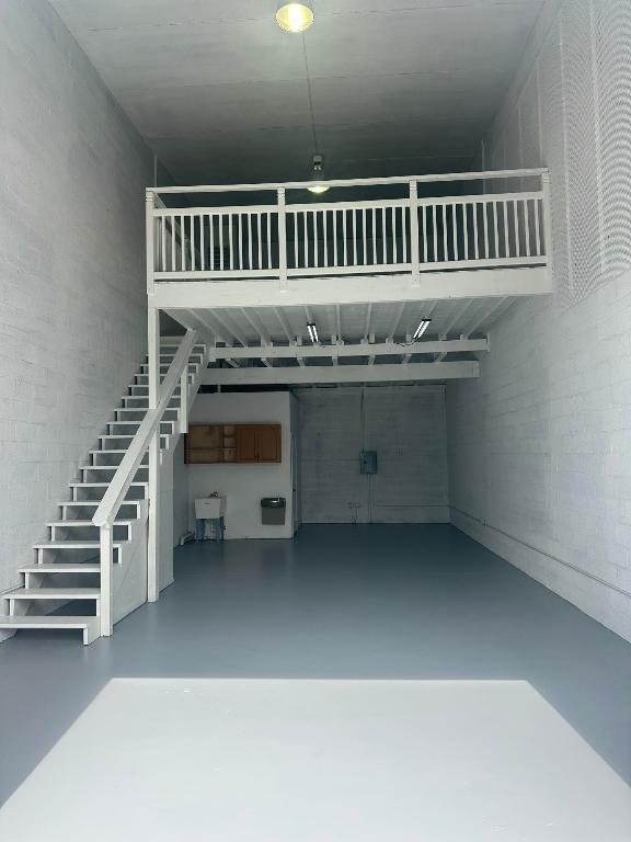 964 Service Street 25