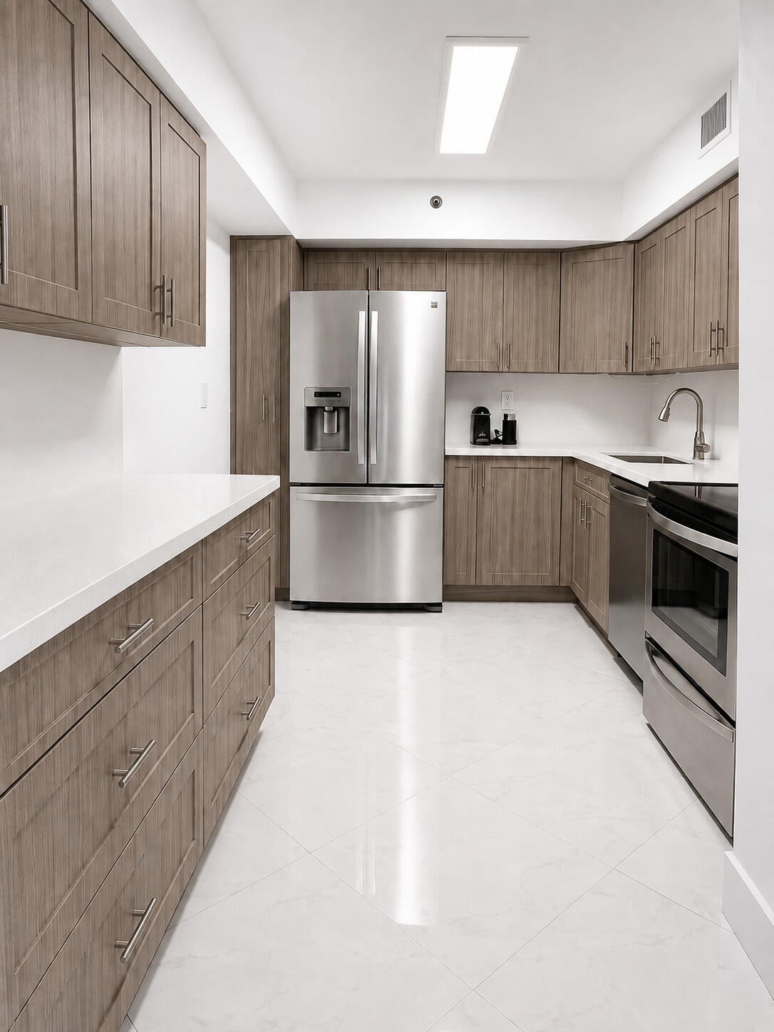 3600 MYSTIC POINTE Drive 608