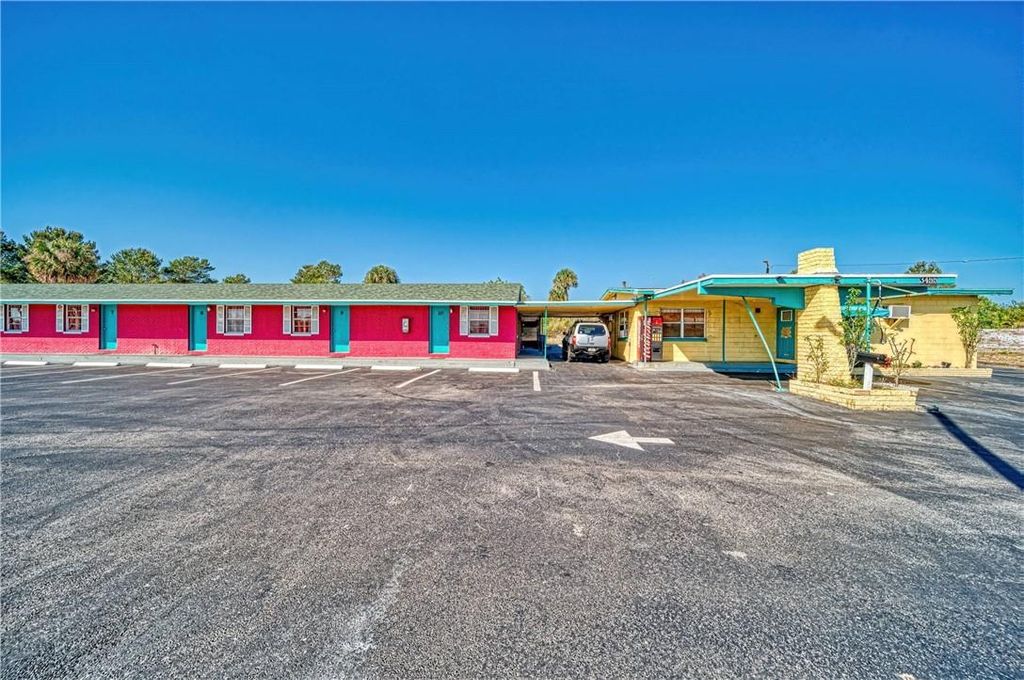 Photo of 3455 Us-1, Fort Pierce, FL (MLS # F10371134)