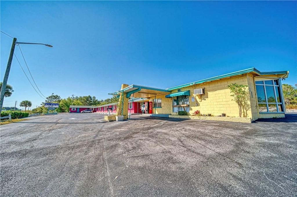 Photo of 3455 Us-1, Fort Pierce, FL (MLS # F10371134)