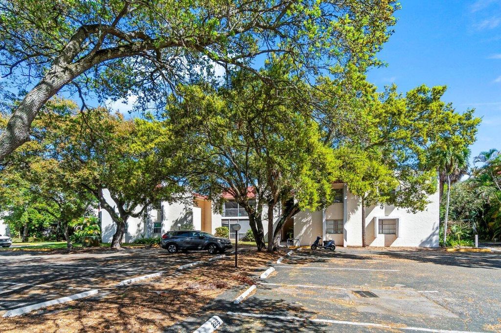 Photo of 638 NW 13th 0260 Street #26, Boca Raton, FL 33486 (MLS # R11067131)