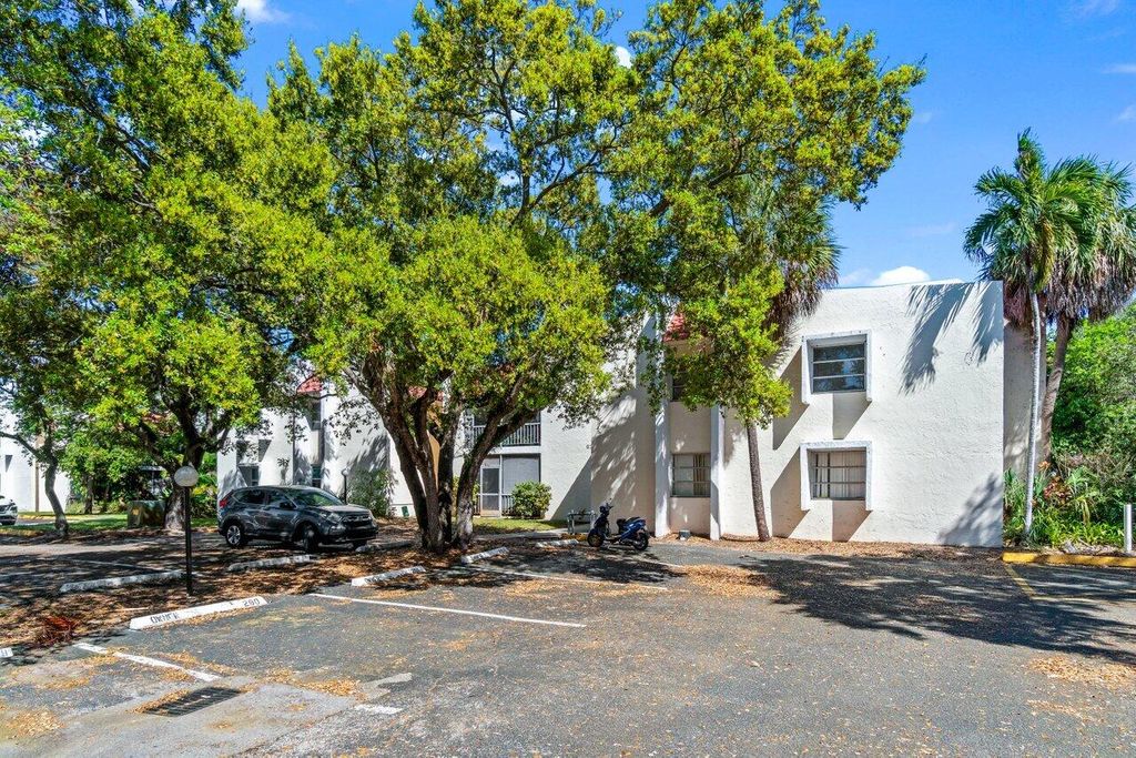 Photo of 638 NW 13th 0260 Street #26, Boca Raton, FL 33486 (MLS # R11067131)