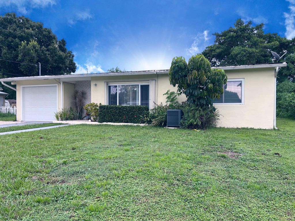 Photo of 469 Sandia Avenue #0, Port Saint Lucie, FL 34983 (MLS # R11010065)