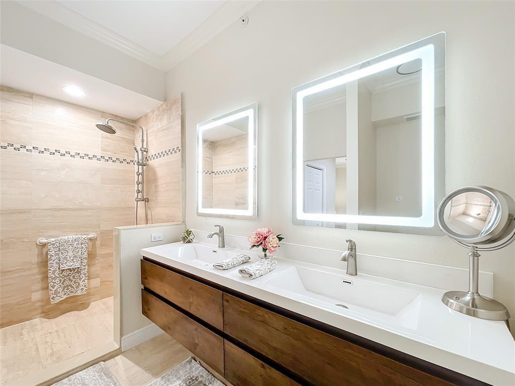 PALOMA LAKES - Residential