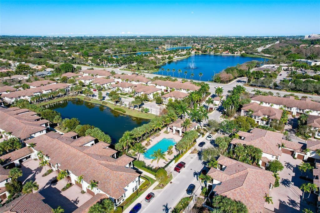 PALOMA LAKES - Residential