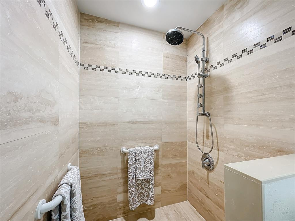 PALOMA LAKES - Residential