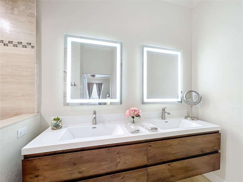 PALOMA LAKES - Residential