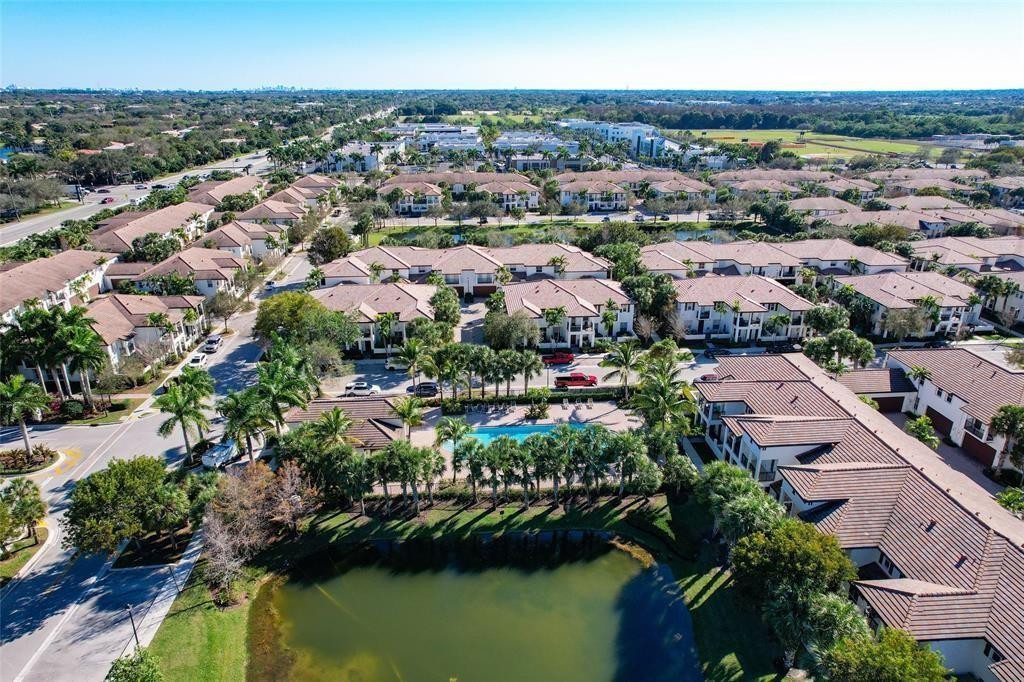 PALOMA LAKES - Residential