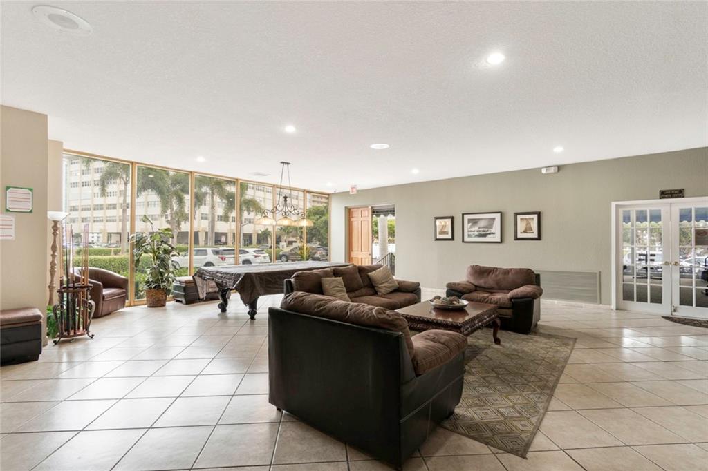 Lake Point Tower - Residential