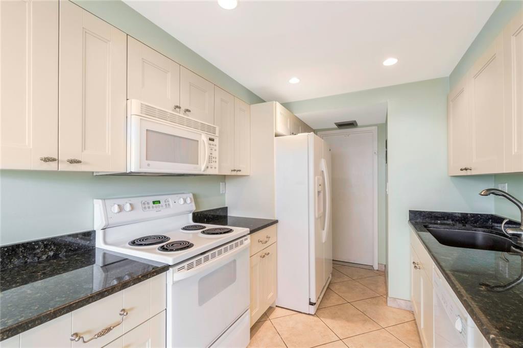 Lake Point Tower - Residential