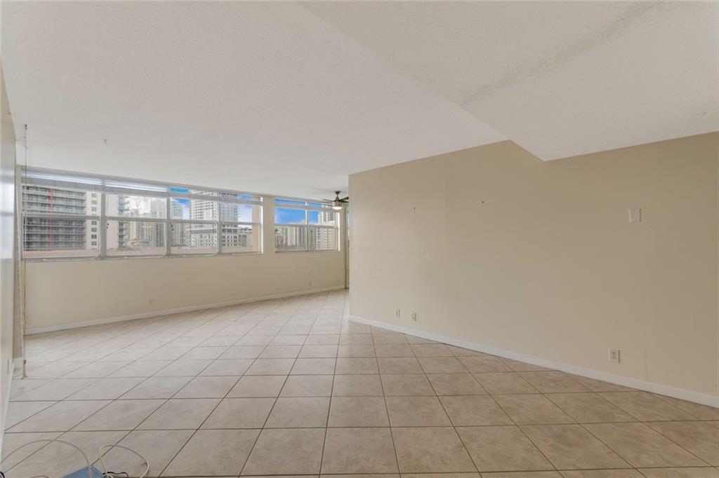 Lake Point Tower - Residential