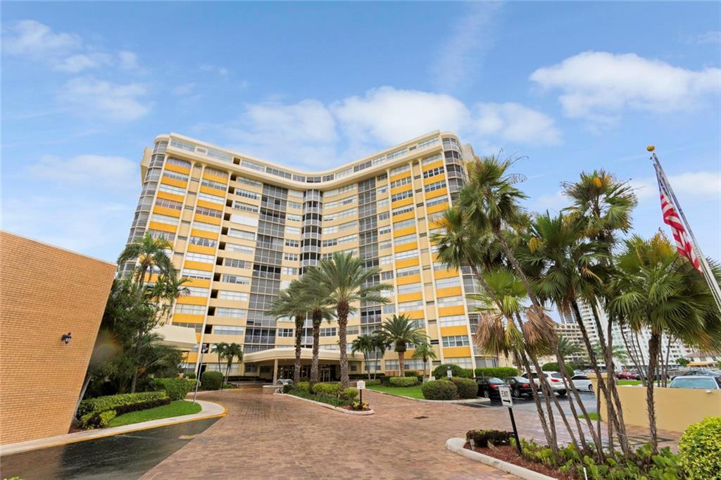 Lake Point Tower - Residential