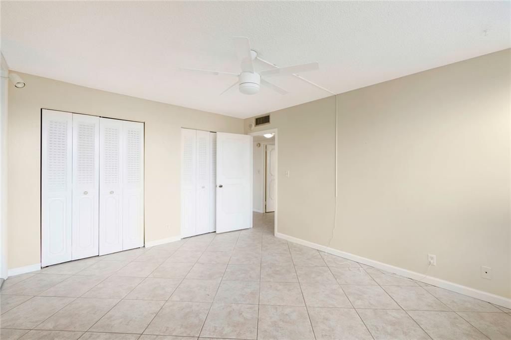 Lake Point Tower - Residential