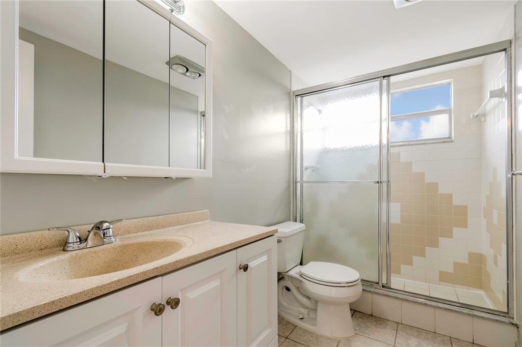 Lake Point Tower - Residential