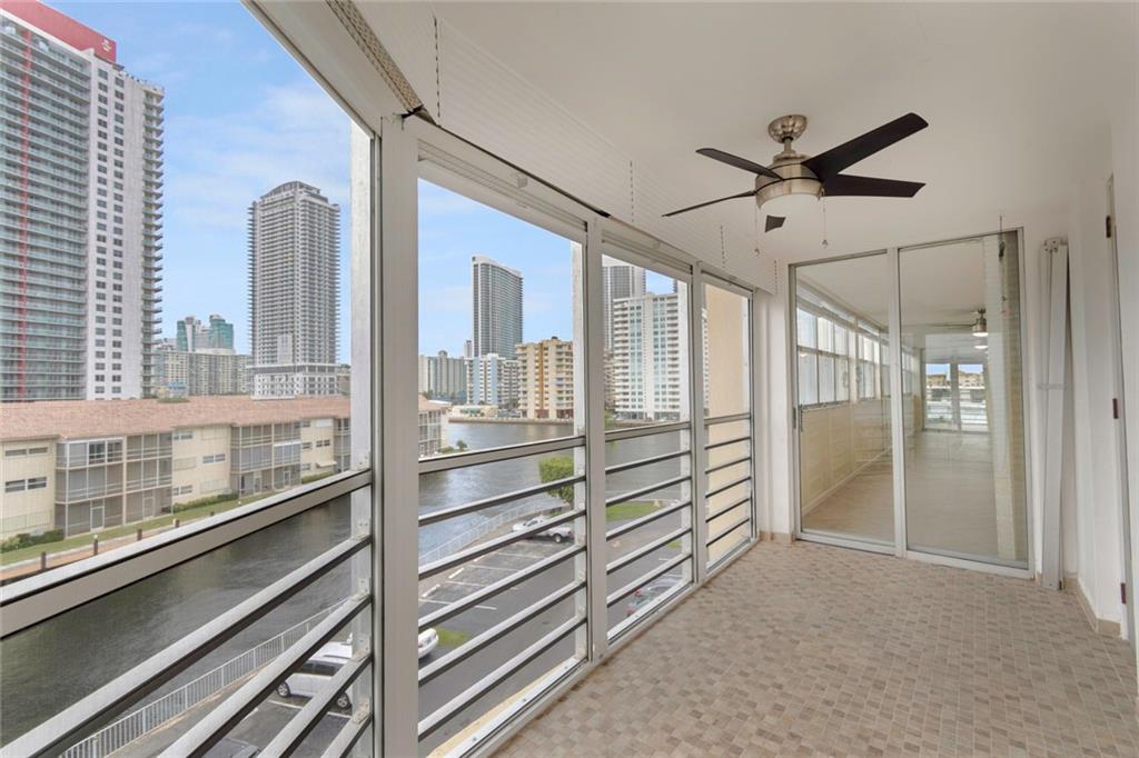 Lake Point Tower - Residential