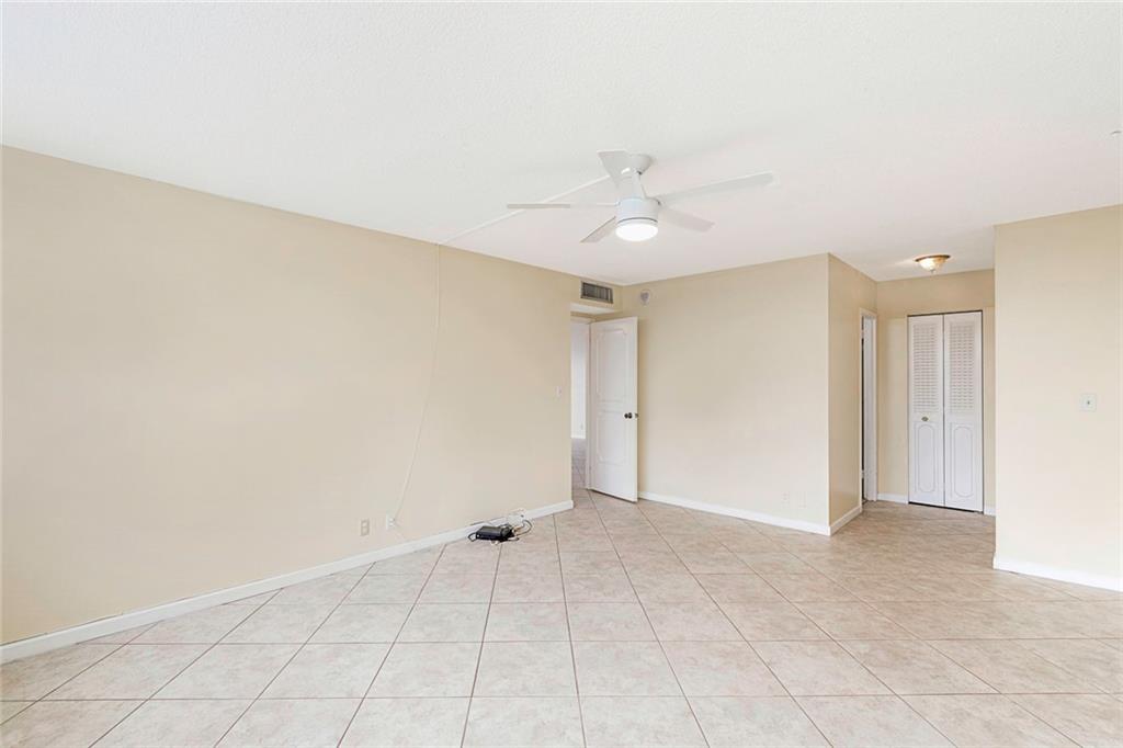 Lake Point Tower - Residential