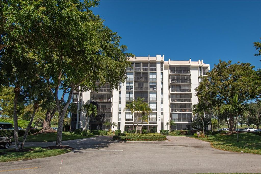 Photo of 1612 Bridgewood Drive #1612, Boca Raton, FL 33434 (MLS # F10545781)