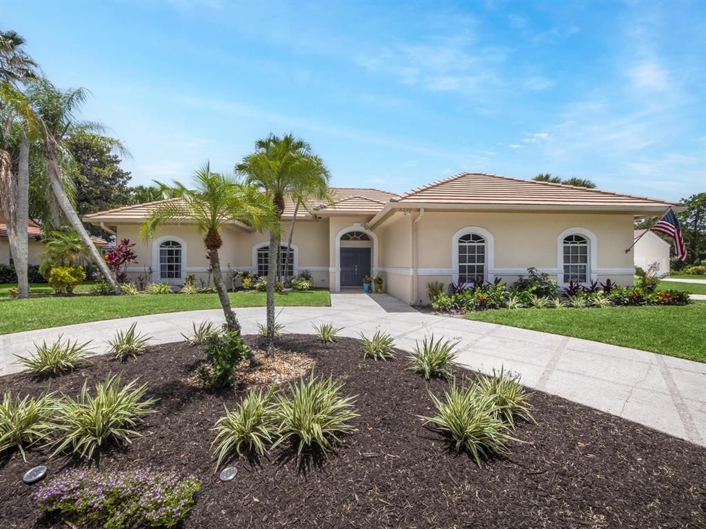 Photo of 6390 Longleaf Pine Drive Dr, Jupiter, FL 33458 (MLS # R10809166)