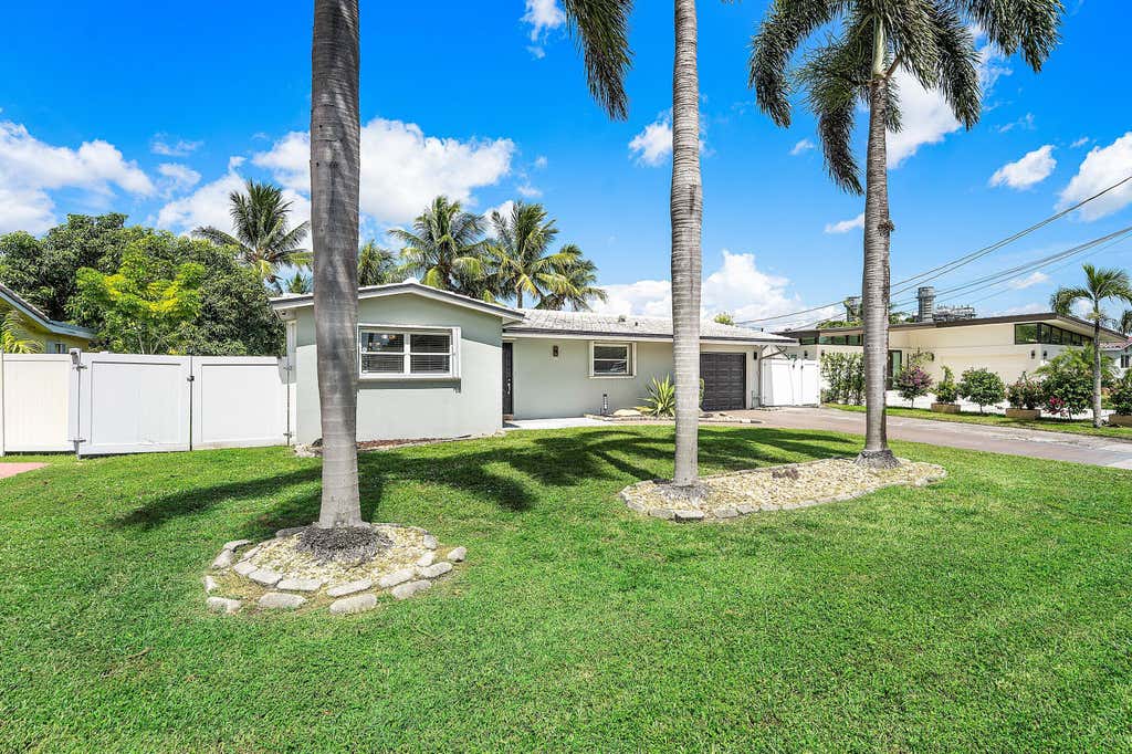 Photo of 4481 SW 37TH Avenue, Dania Beach, FL 33312 (MLS # B26062676)