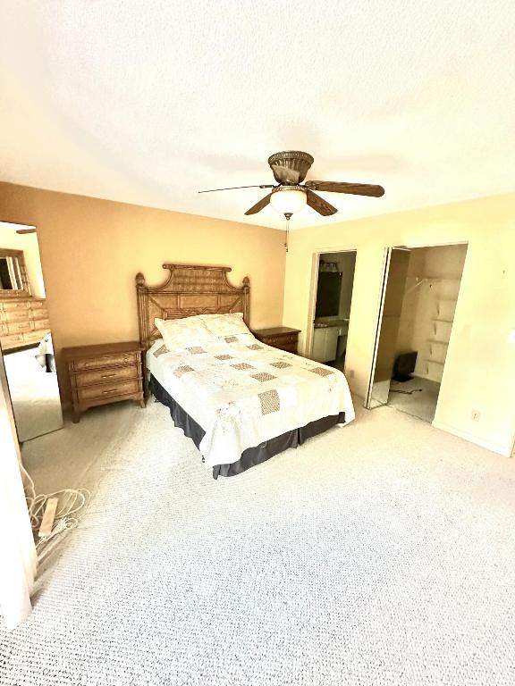 HUNTINGTON LAKES SEC FOUR CONDOS - Residential