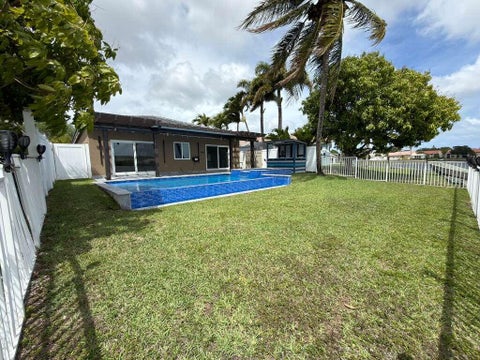 Tiny photo for 4572 SW 14th Street, Deerfield Beach, FL 33442 (MLS # B26011275)