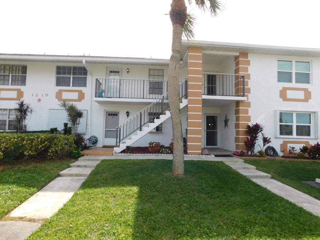 Photo of 1219 S Lakes End Drive #D-2, Fort Pierce, FL 34982 (MLS # R10953397)