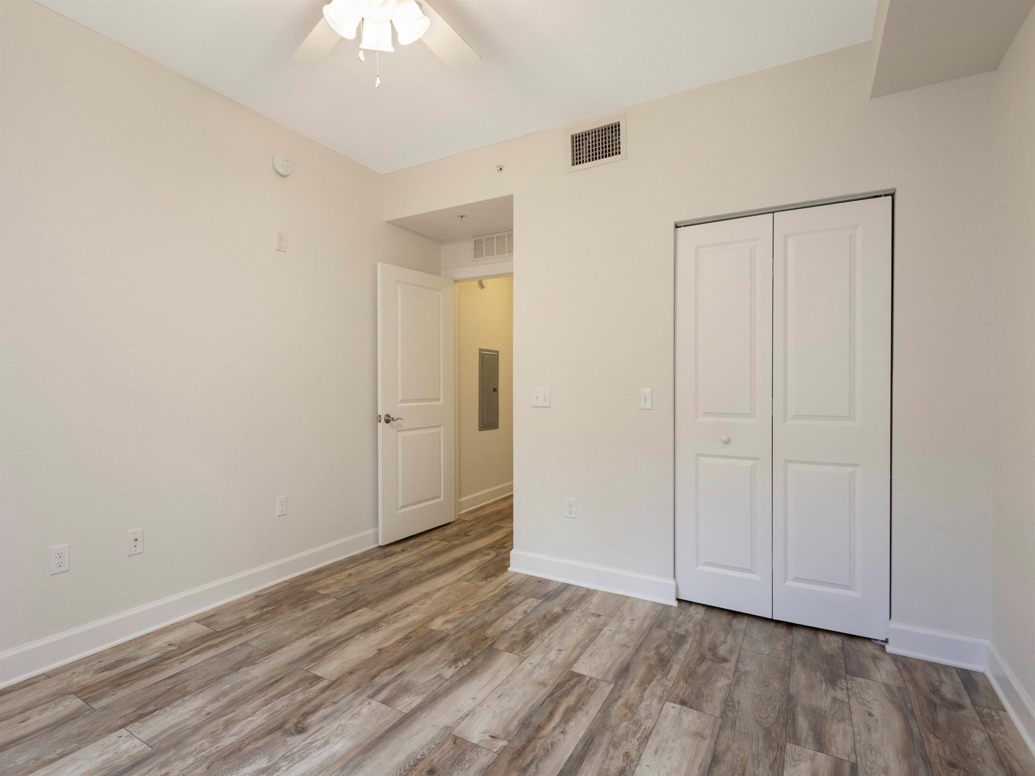 VIZCAYA LAKES CONDO - Residential