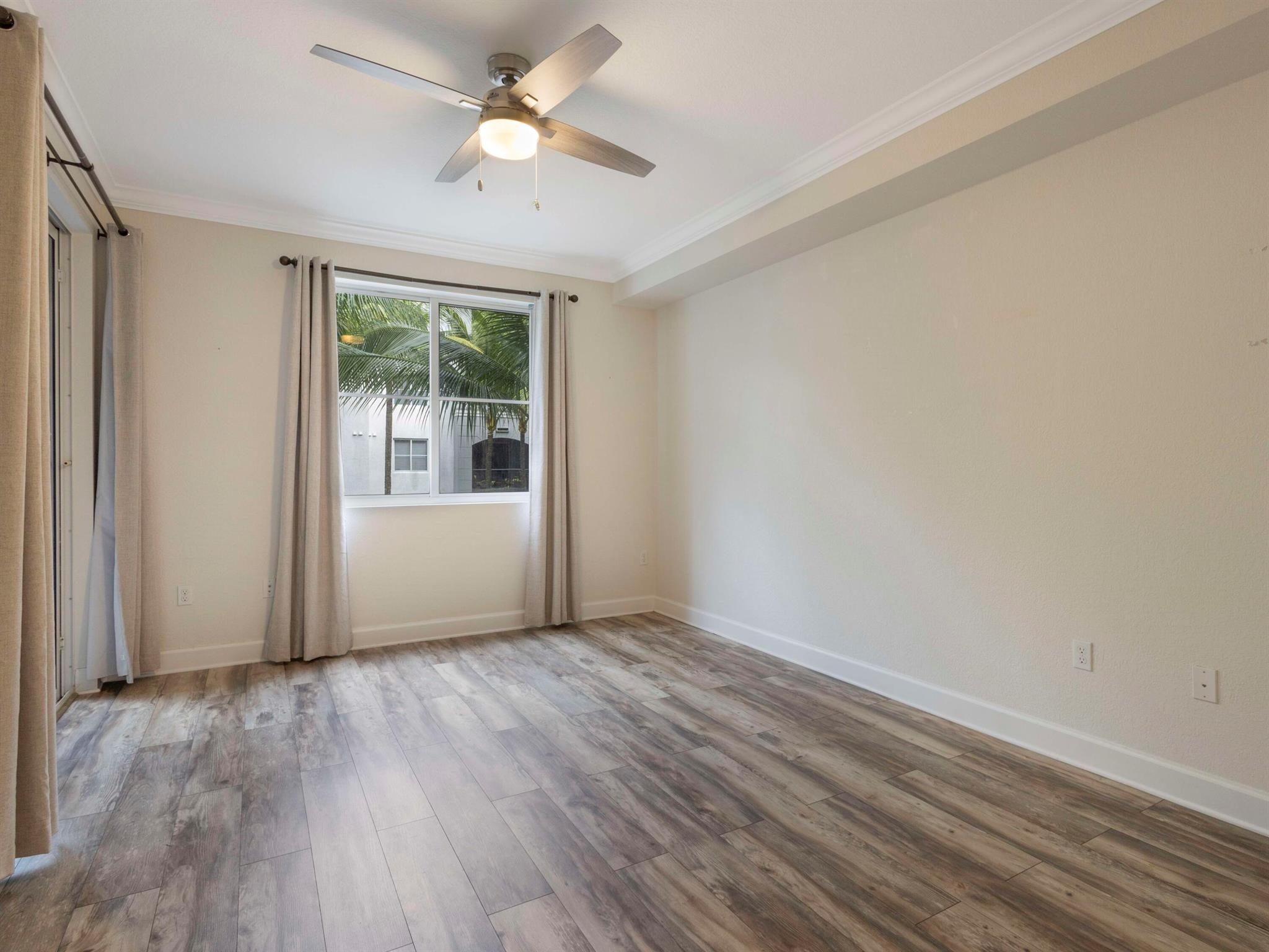 VIZCAYA LAKES CONDO - Residential
