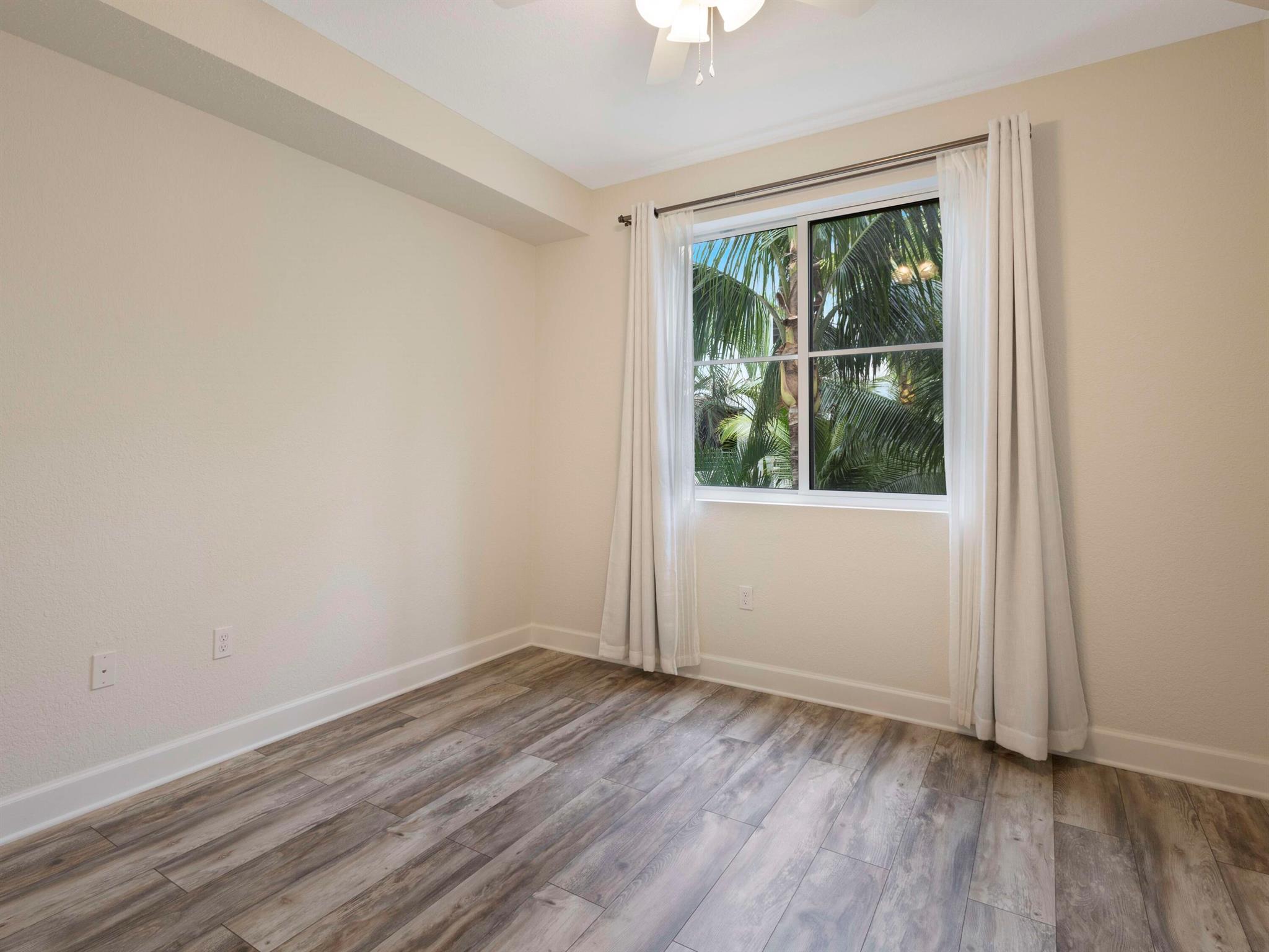 VIZCAYA LAKES CONDO - Residential