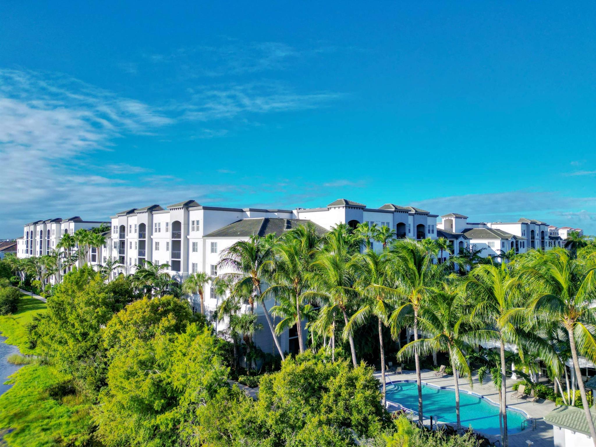 VIZCAYA LAKES CONDO - Residential