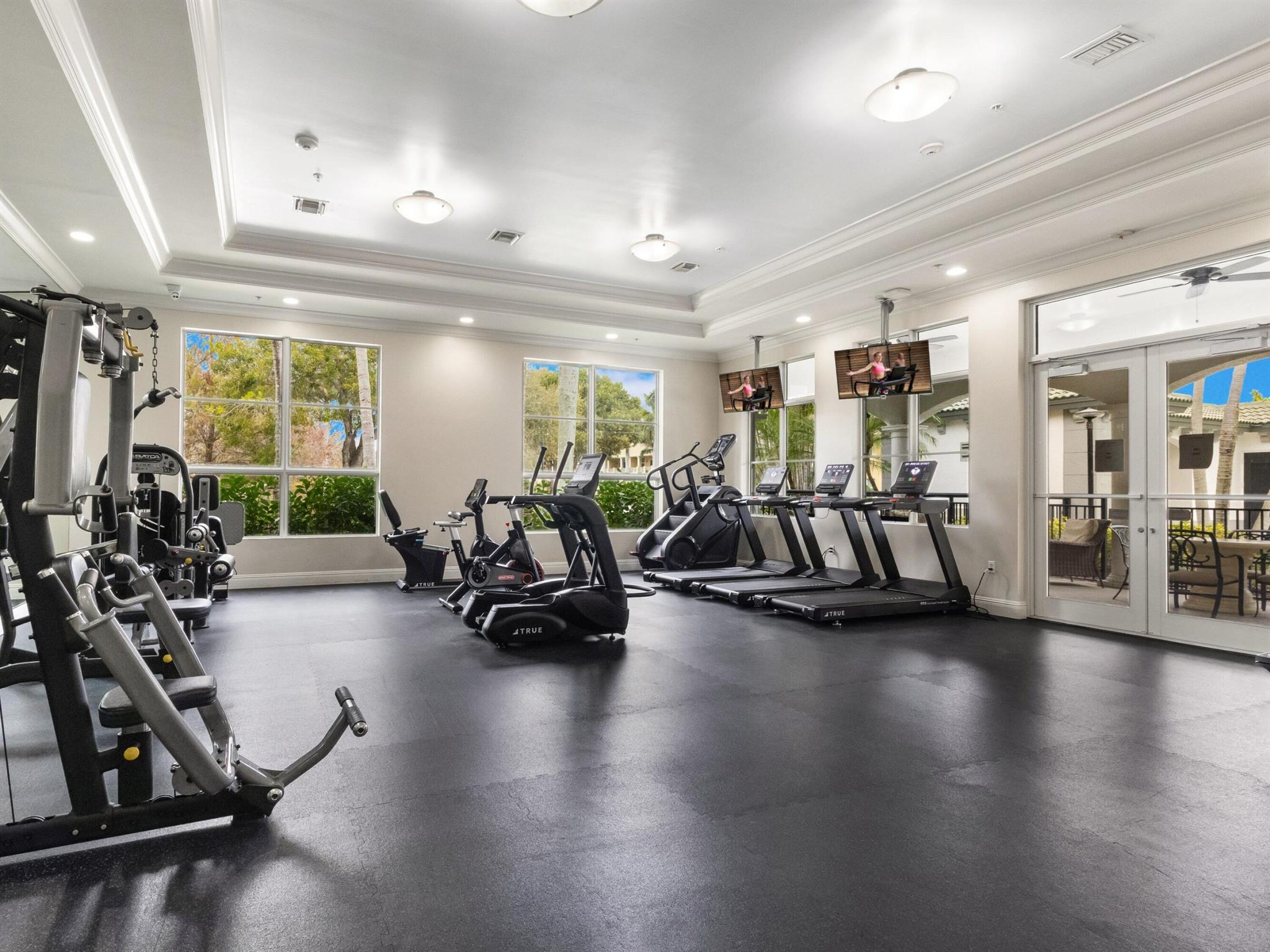 VIZCAYA LAKES CONDO - Residential